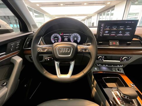 Used 2023 Audi Q5 2.0T Premium Plus w/ Premium Plus Package AWD/4WD image 5