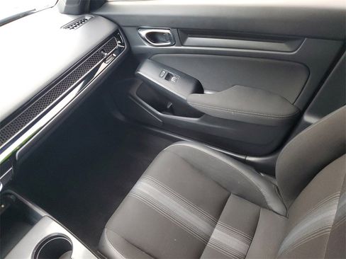 Used 2025 Honda Civic Sport image 11