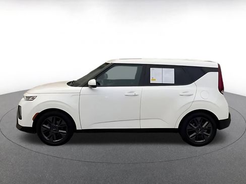 Used 2021 Kia Soul EX image 11