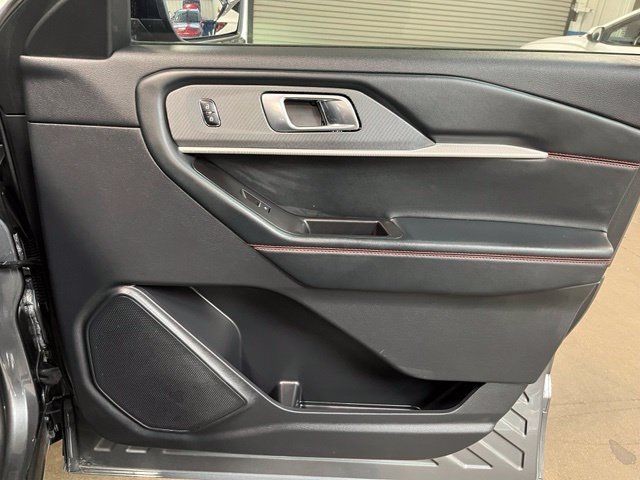 Used 2025 Ford Explorer ST-Line AWD/4WD image 11
