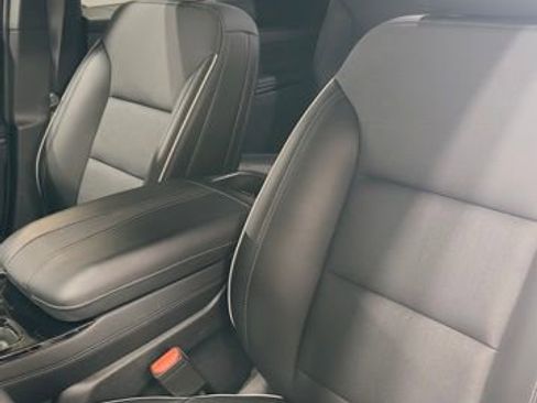 Used 2025 Buick Enclave Preferred image 36