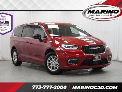 New 2026 Chrysler Pacifica Select