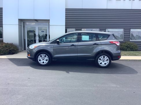 Used 2014 Ford Escape S FWD image 2