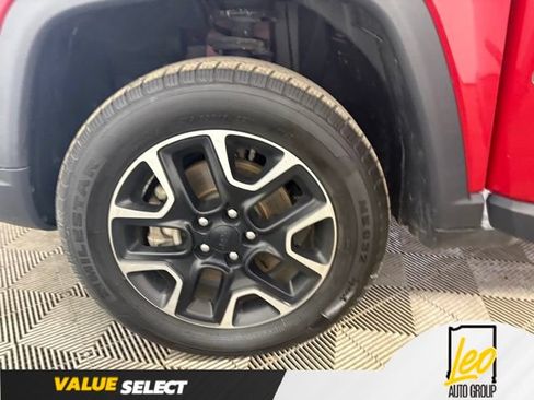 Used 2020 Jeep Compass Trailhawk AWD/4WD image 25