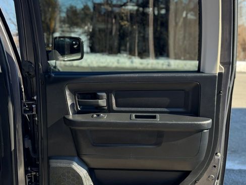 Used 2017 RAM 1500 Express w/ Express Value Package image 26