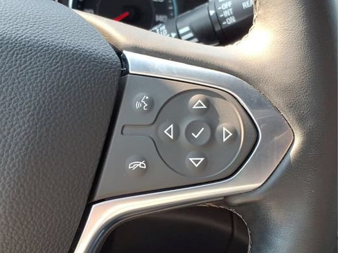Used 2023 Chevrolet Traverse LT FWD image 28