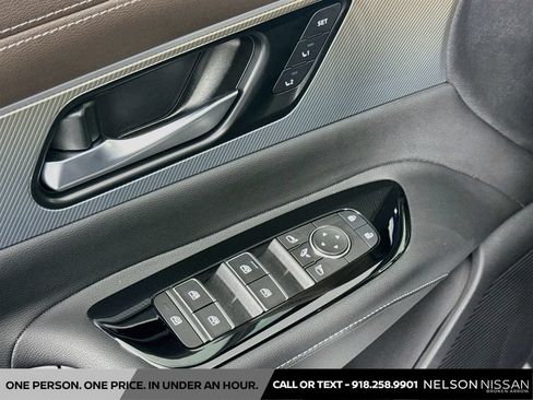 Certified 2025 Nissan Murano Platinum w/ Cargo Package AWD/4WD image 18