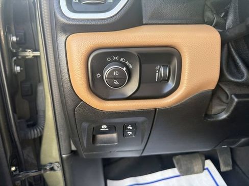 Used 2020 RAM 1500 Big Horn AWD/4WD image 18