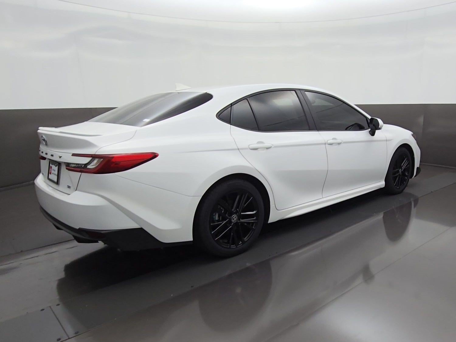 Certified 2025 Toyota Camry SE FWD image 10