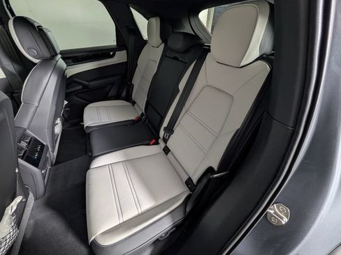 New 2026 Porsche Cayenne AWD/4WD image 24