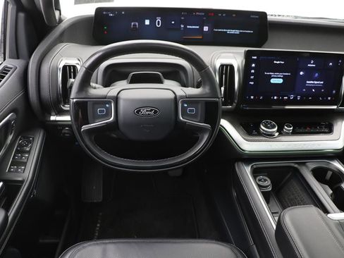 Used 2025 Ford Expedition Platinum w/ Stealth Appearance Package AWD/4WD image 13