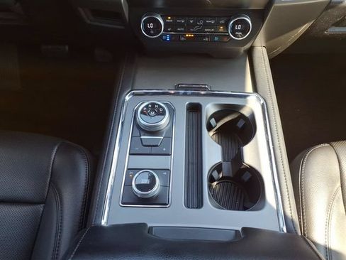 Used 2021 Ford Expedition XLT AWD/4WD image 22