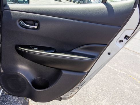 Used 2014 Nissan Leaf SL FWD image 43
