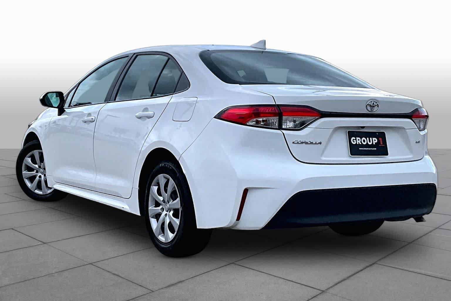 Used 2025 Toyota Corolla LE FWD image 12