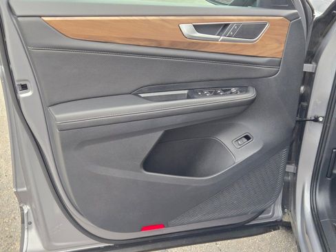 Used 2025 Volkswagen Atlas SE image 22