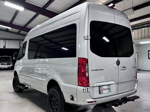 Used 2022 Mercedes-Benz Sprinter 144 Cargo image 8