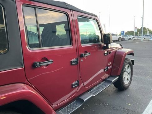 Used 2012 Jeep Wrangler Unlimited Sahara w/ Max Tow Pkg image 4