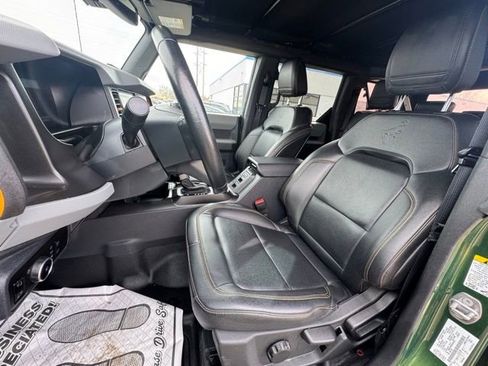 Used 2023 Ford Bronco Badlands w/ Sasquatch Package image 12