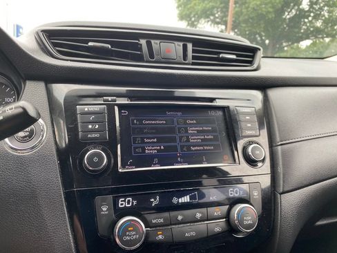 Used 2020 Nissan Rogue SV AWD/4WD image 18