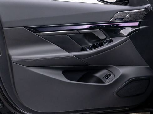 New 2026 BMW 530i xDrive w/ M Sport Package image 14