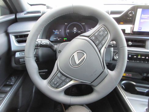 New 2025 Lexus UX 300h AWD image 32