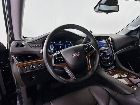 Used 2020 Cadillac Escalade Premium Luxury w/ Escalade Sport Edition AWD/4WD image 9