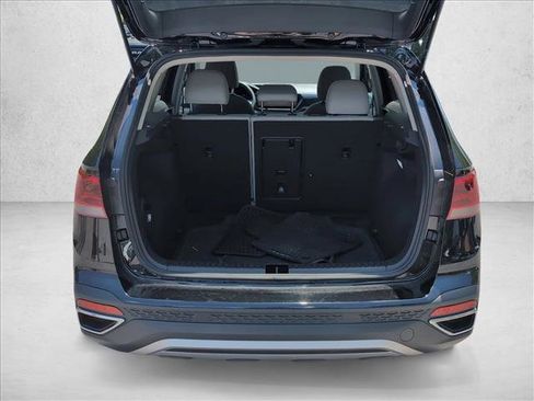Used 2024 Volkswagen Taos SE FWD image 7