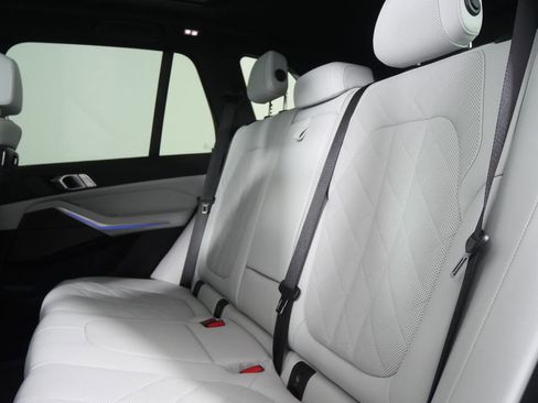 Used 2026 BMW X5 sDrive40i image 15