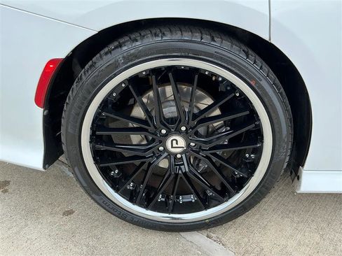 Used 2017 Dodge Charger R/T image 22