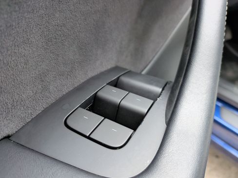 Used 2023 Tesla Model 3 Standard Range image 15