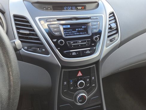 Used 2016 Hyundai Elantra SE FWD image 26