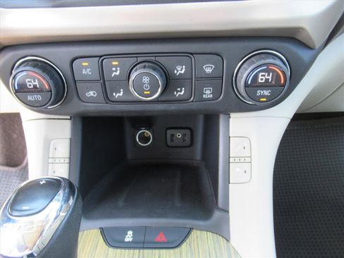 Used 2017 GMC Acadia Denali image 27