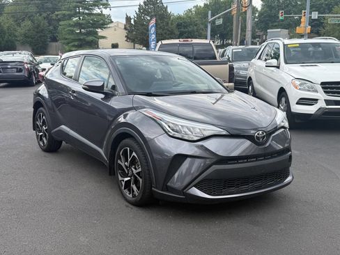 Used 2020 Toyota C-HR XLE image 5