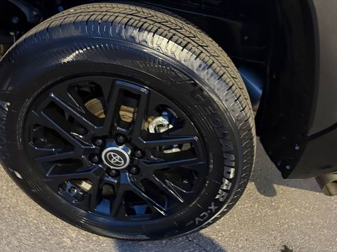 Used 2024 Toyota Tundra Limited image 16