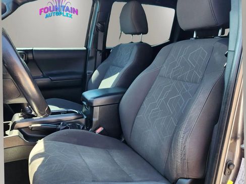 Used 2016 Toyota Tacoma TRD Sport w/ Towing Package image 16