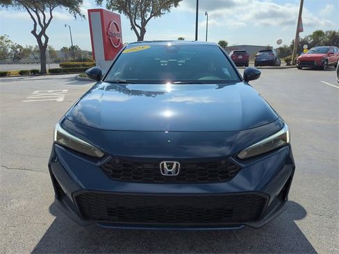 Used 2025 Honda Civic Sport image 10