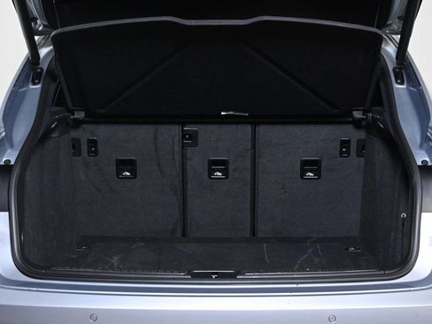 Certified 2024 Porsche Macan image 25