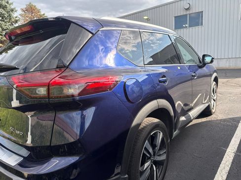 Certified 2025 Nissan Rogue SL w/ Tech Package AWD/4WD image 2