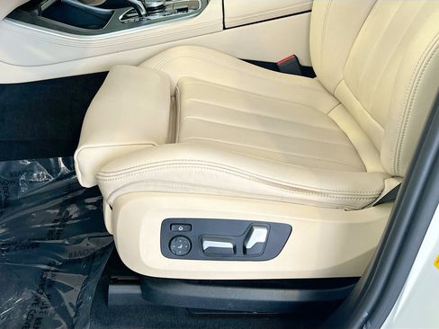 Used 2022 BMW X5 sDrive40i w/ Premium Package RWD image 17
