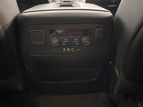 Used 2015 Chevrolet Suburban LTZ image 23