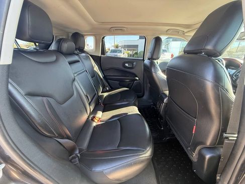 Used 2019 Jeep Compass Trailhawk w/ Leather Interior Group AWD/4WD image 18