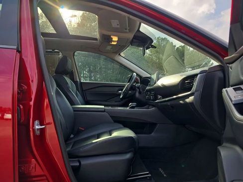 Used 2022 Nissan Rogue SV w/ SV Premium Package image 45