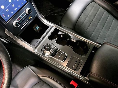 Used 2024 Ford Edge ST-Line image 29