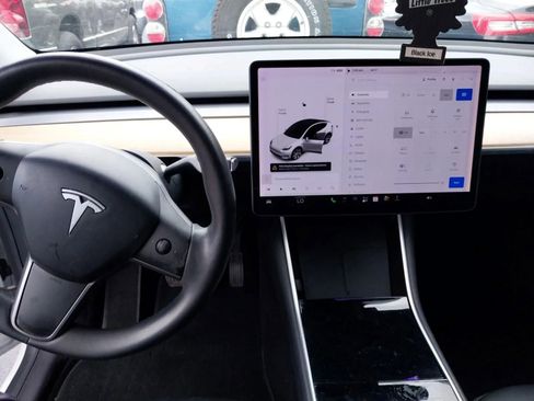 Used 2020 Tesla Model Y Performance AWD/4WD image 6