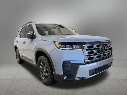 New 2026 Honda Pilot TrailSport image 9