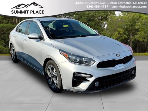 Certified 2021 Kia Forte LXS FWD image 1