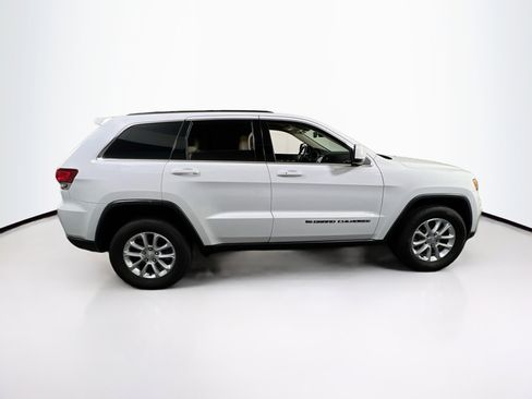 Used 2022 Jeep Grand Cherokee Laredo E image 4