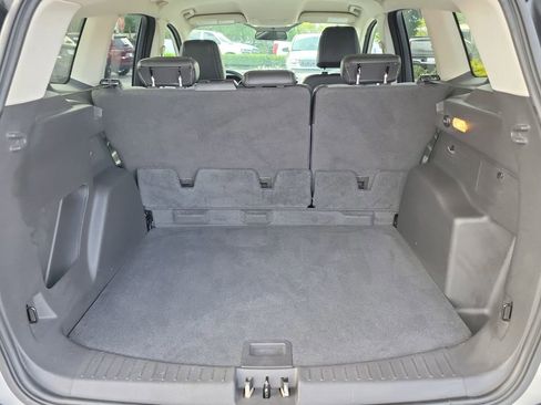 Used 2017 Ford Escape SE w/ Equipment Group 201A FWD image 11