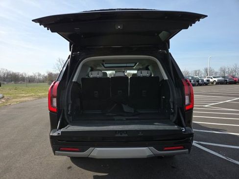 Used 2025 Ford Expedition Platinum w/ Driver's Package image 10