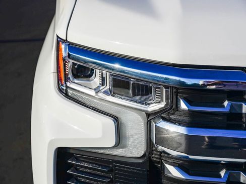 Used 2024 Chevrolet Silverado 1500 LTZ image 12